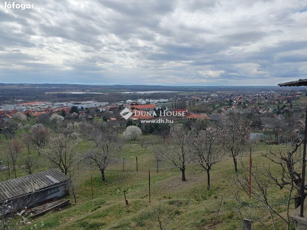 Pécs-Patacs felett örök panorámás telek eladó
