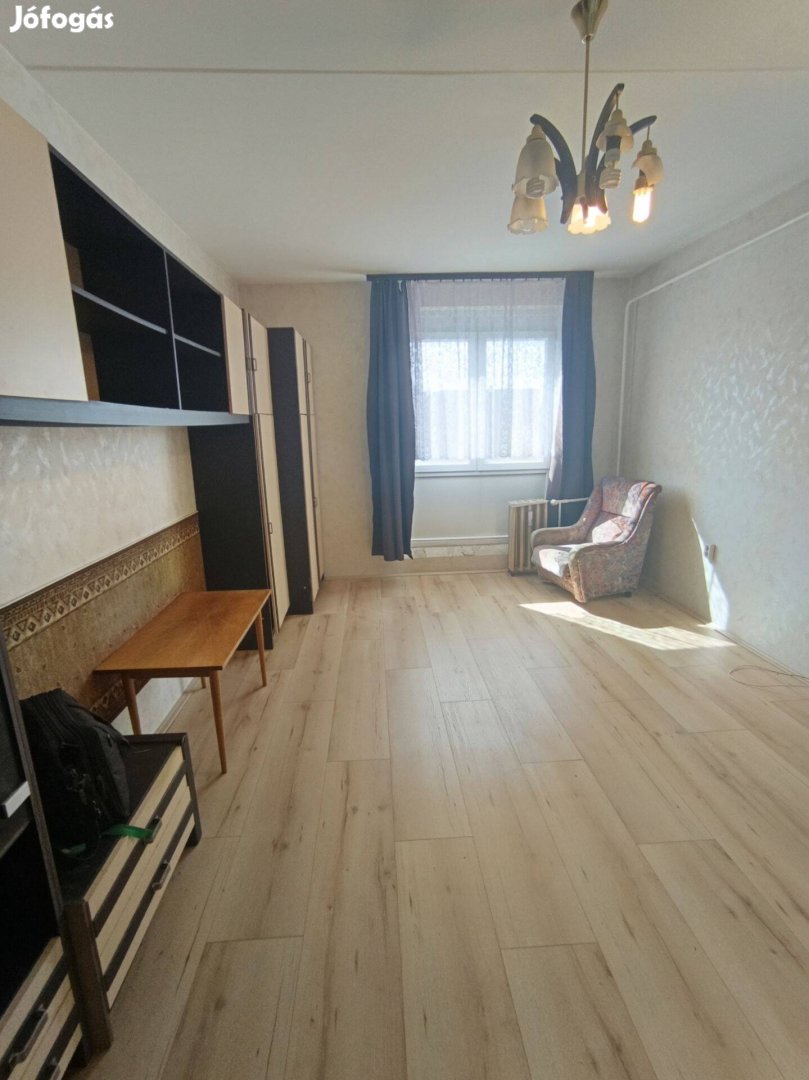 Pécs-Rózsadombon 1,5 szobás lakás eladó!!!