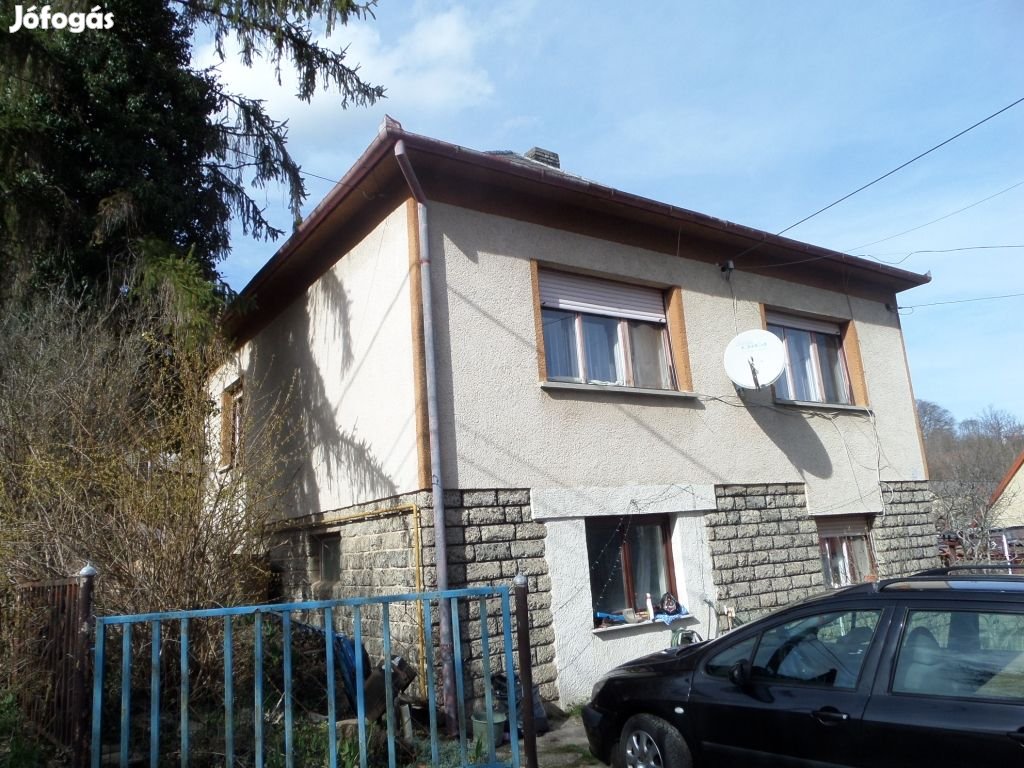 Pécs Vasason két generációnak alkalmas családi ház eladó