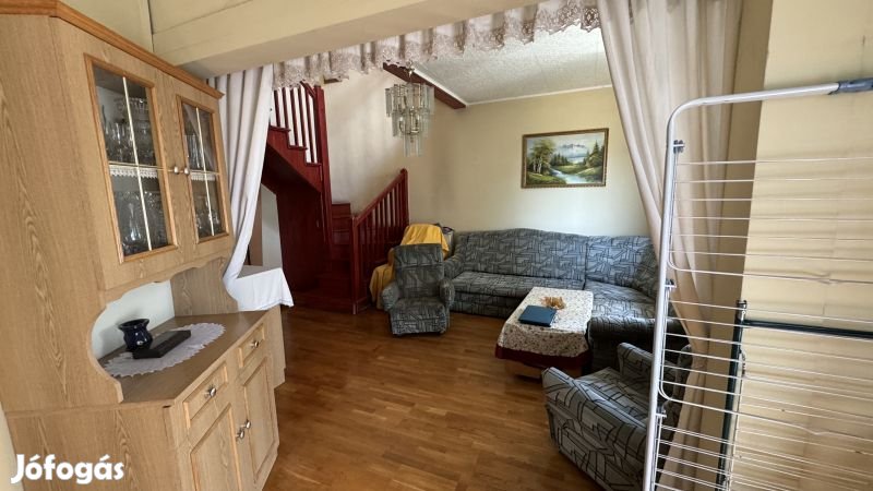 Pécs- belvárosi, 4 és fél szobás lakás eladó!