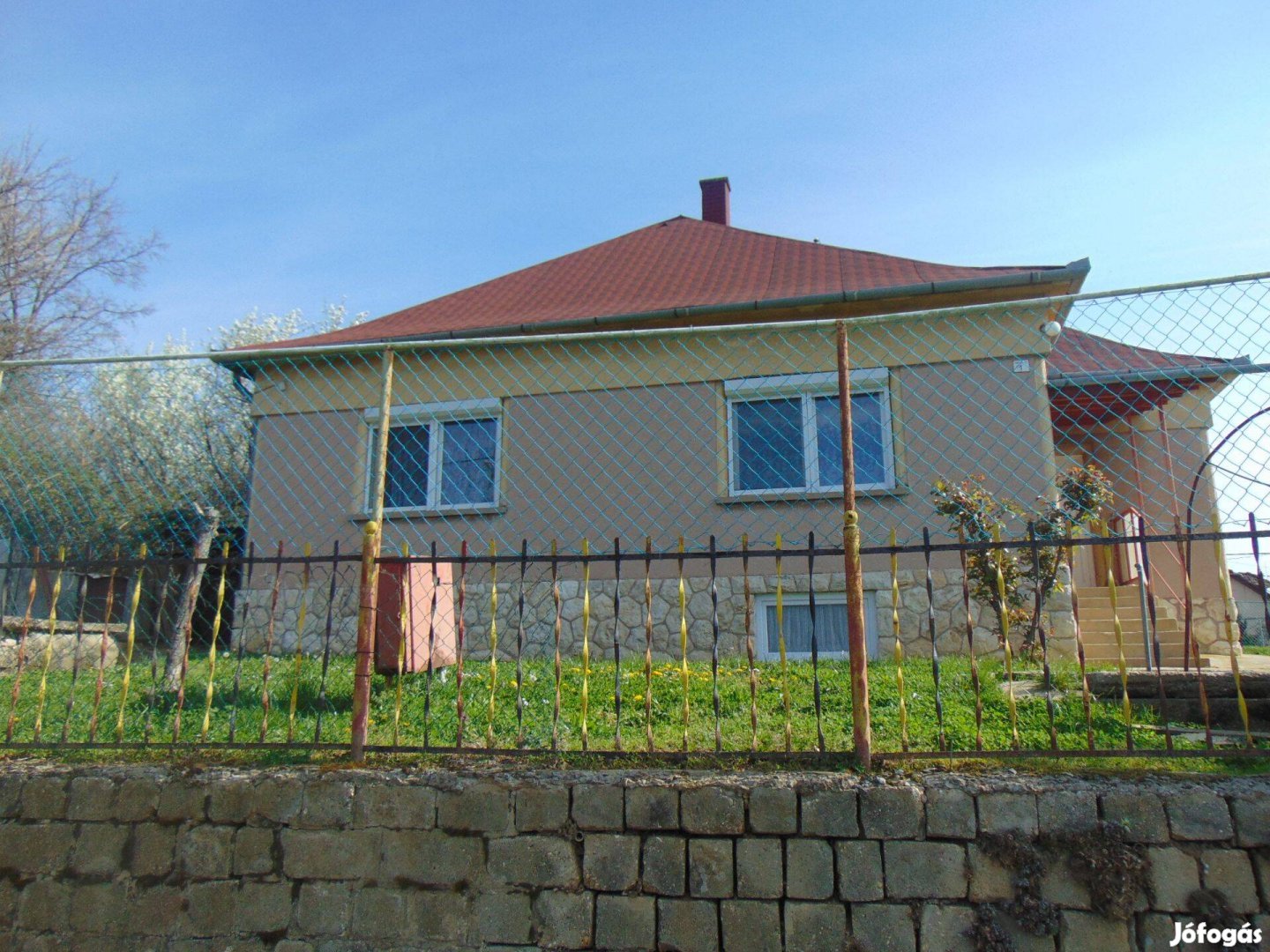 Pécs-bányán 3 szobás családi ház eladó!