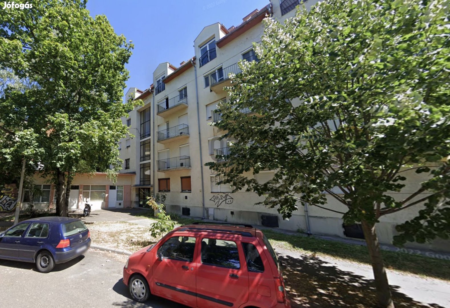 Pécs belvárosi tégla lakás eladó