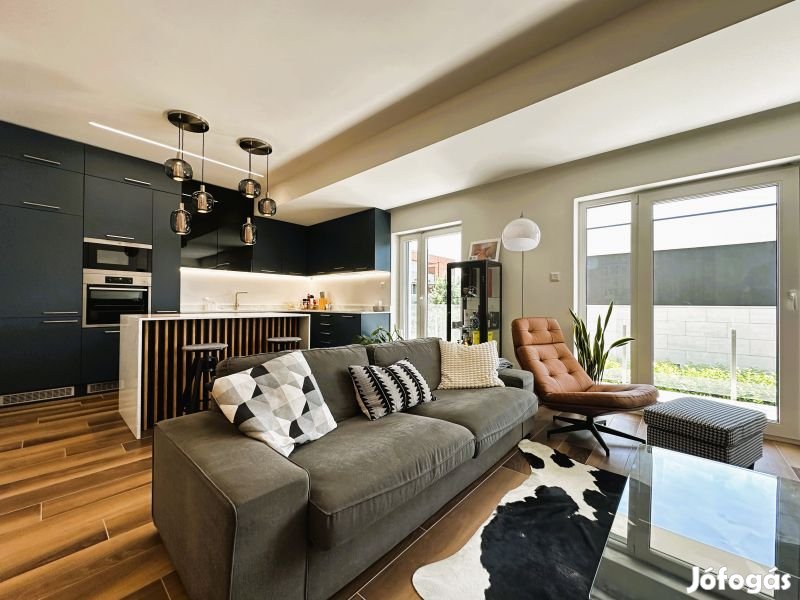 Pécs egyik legexkluzívabb penthouse lakása eladó