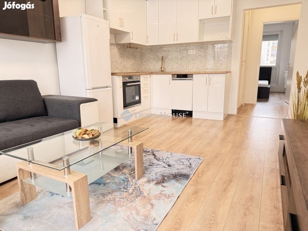 Pécs-kertváros kedvelt részén eladó egy felújított