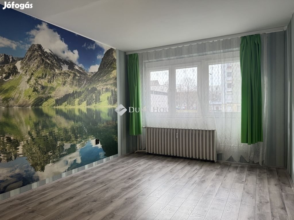 Pécs kertvárosban földszinti 3 szobás lakás eladó