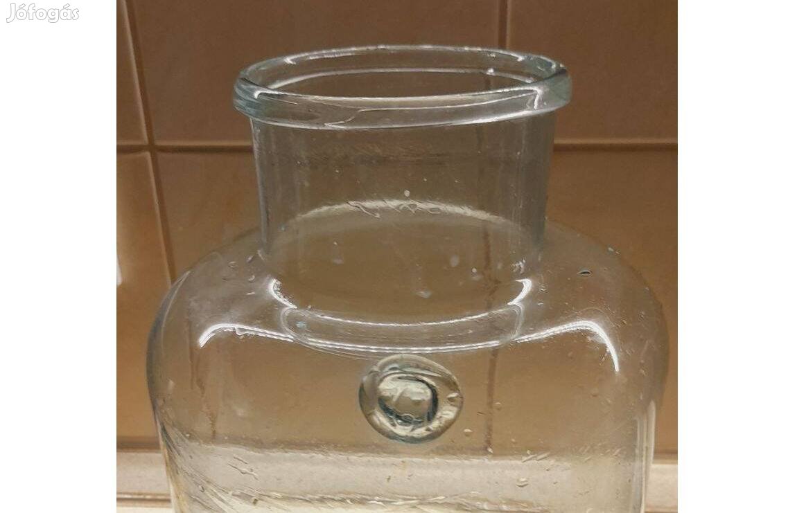 Pecsétes fújt üveg, 6 literes, hibátlan. Dekorációnak is tökéletes