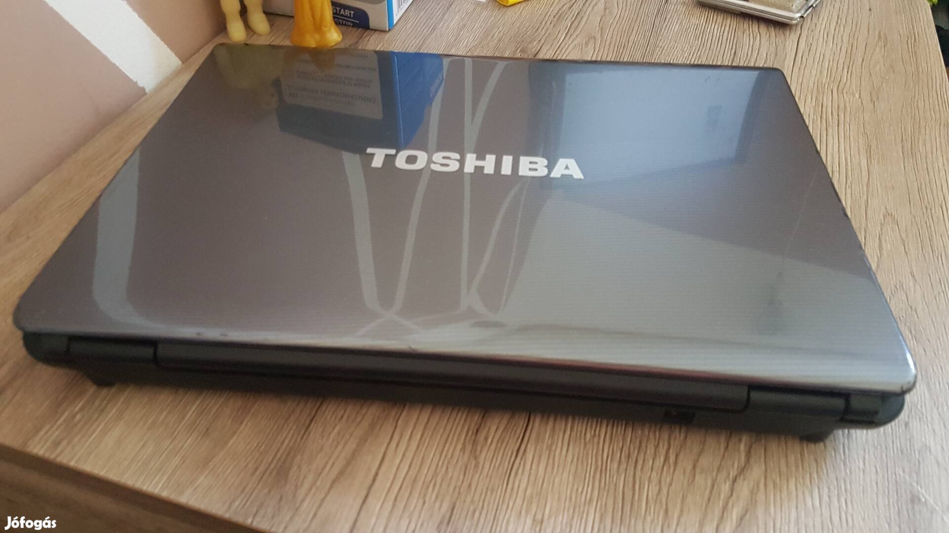 Pécsett eladó Toshiba Laptop működik !