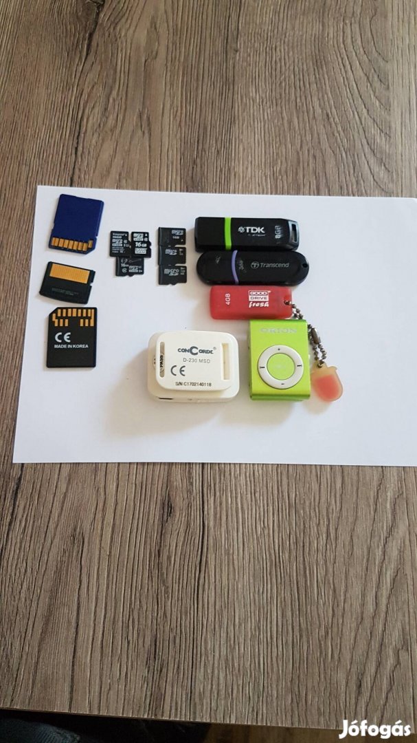 Pécsett eladók : Micro SD - Pendrive stb 