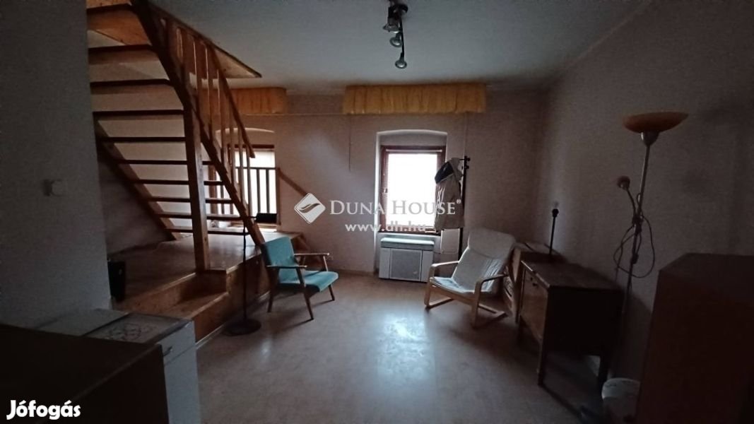 Pécsi 130 nm-es ház eladó