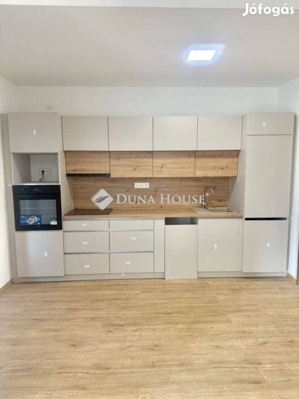 Pécsi 45 nm-es lakás eladó