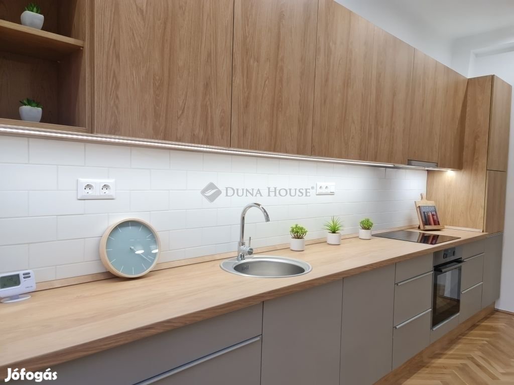 Pécsi 73 nm-es lakás eladó