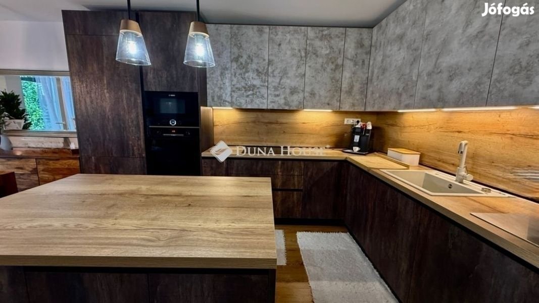 Pécsi 75 nm-es lakás eladó