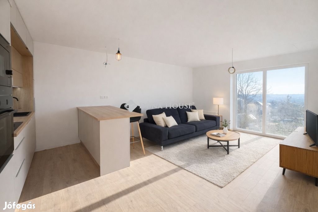 Pécsi 95 nm-es ház eladó