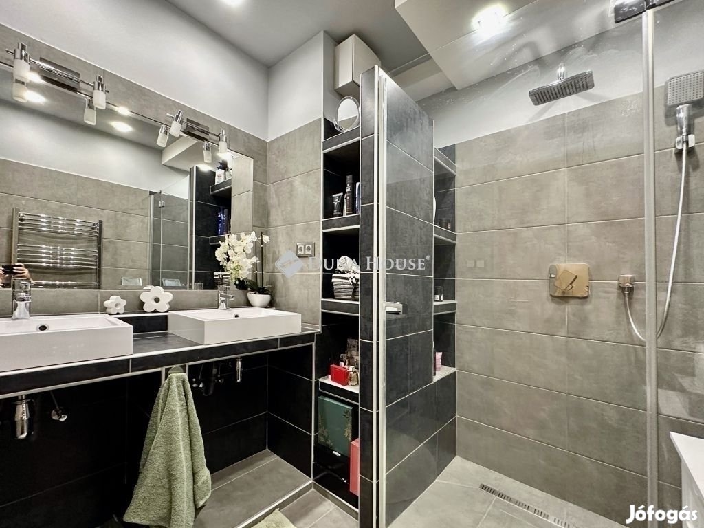 Pécsi eladó 110 nm-es lakás