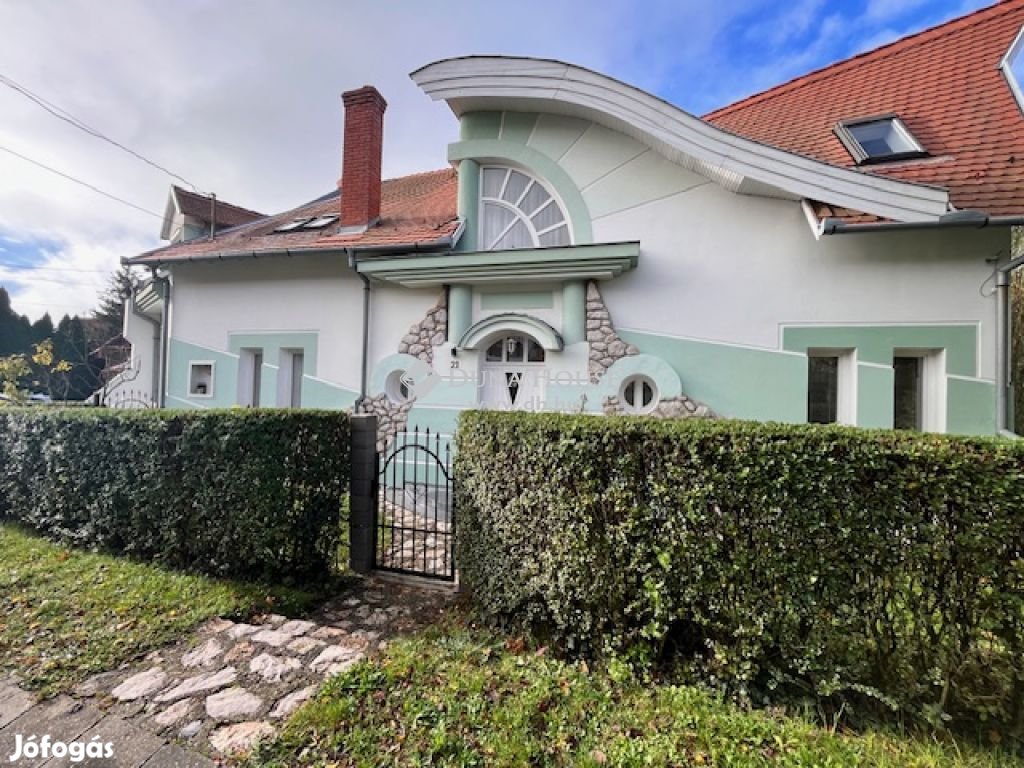 Pécsi eladó 167 nm-es ház