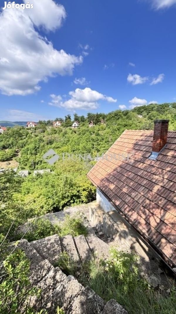 Pécsi eladó 40 nm-es ház