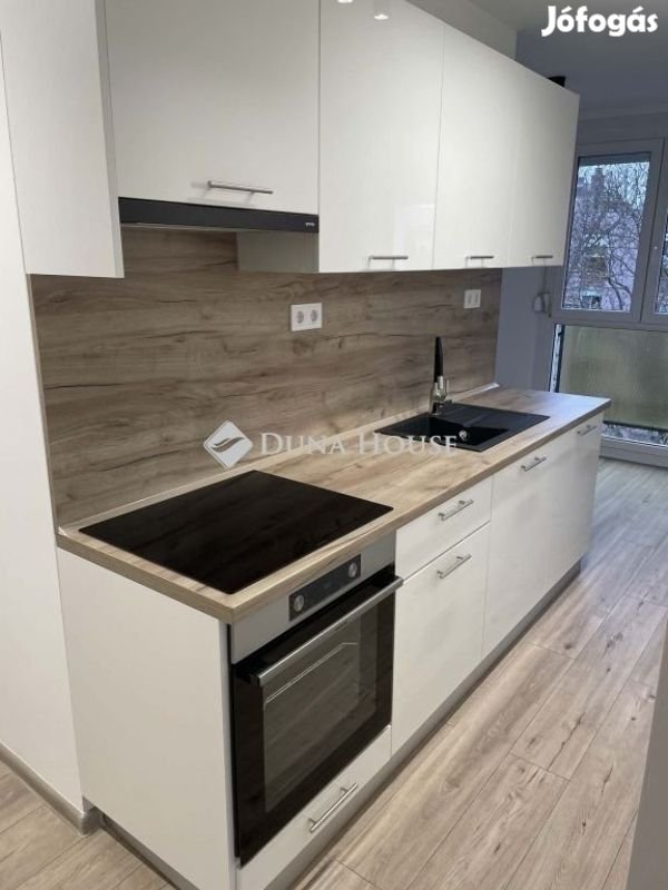 Pécsi eladó 61 nm-es lakás