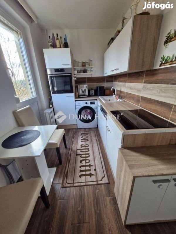 Pécsi eladó 73 nm-es lakás