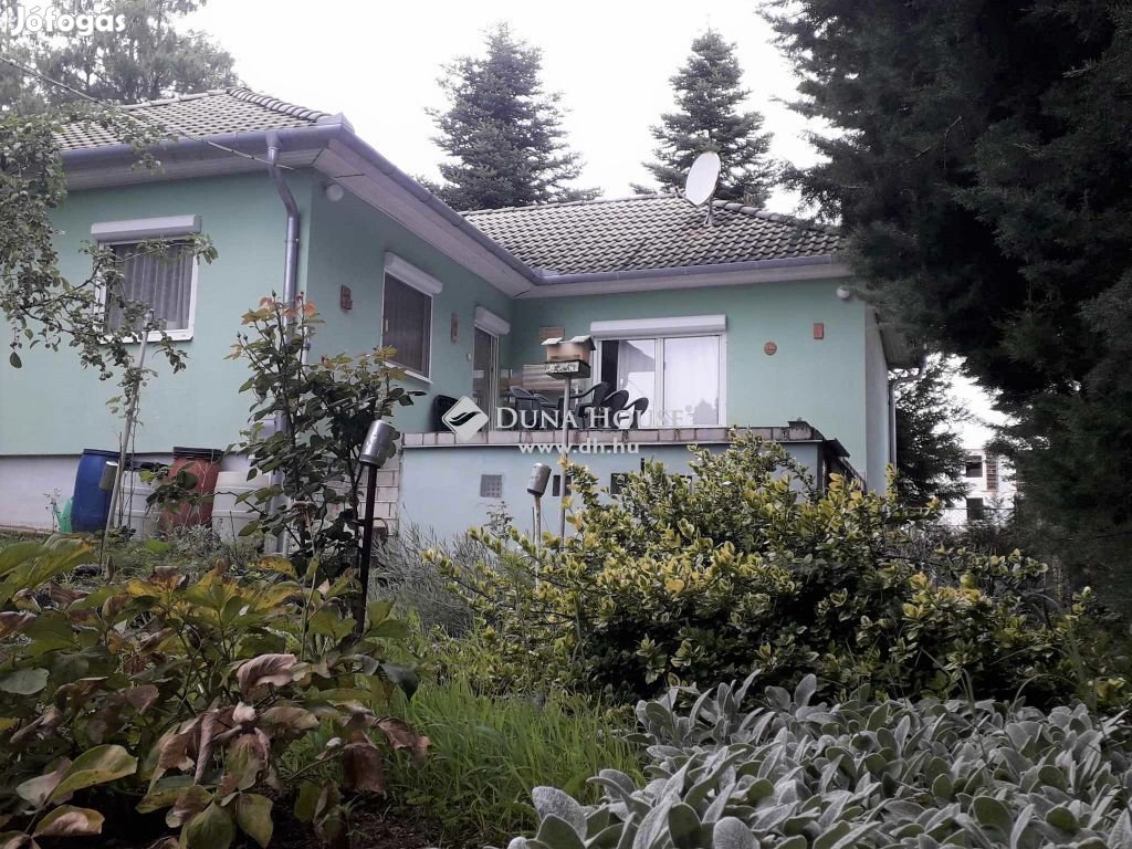 Pécsi eladó 93 nm-es ház
