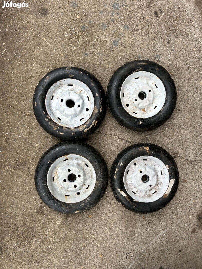 Pedálos Moszkvics gyári használt kerék kerekek 4 db