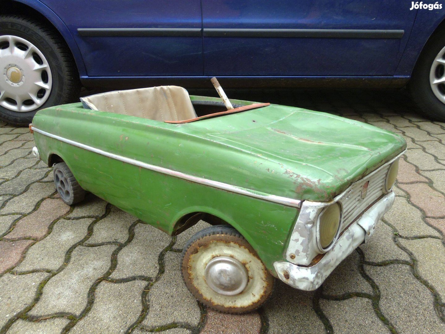 Pedálos Moszkvics korai 1976 barna műszerfalas