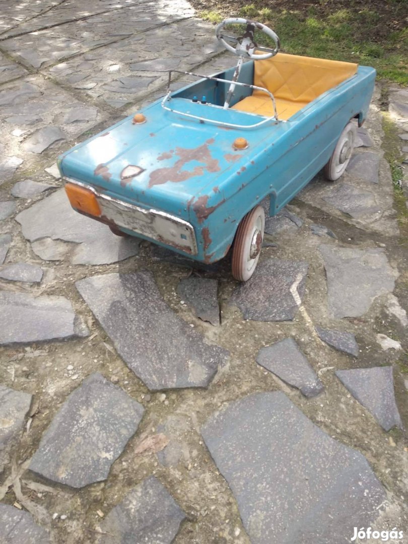 Pedálos Moszkvics lada