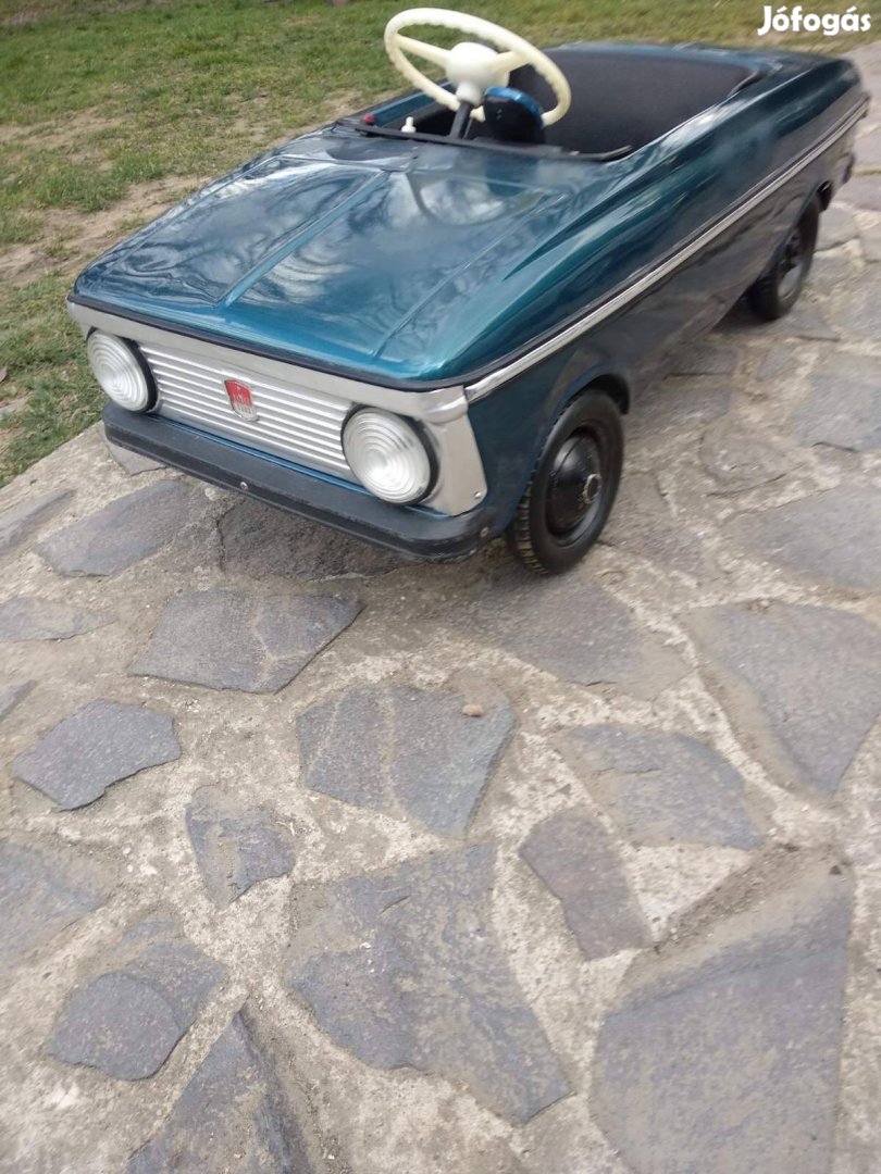 Pedálos Moszkvics újszerű