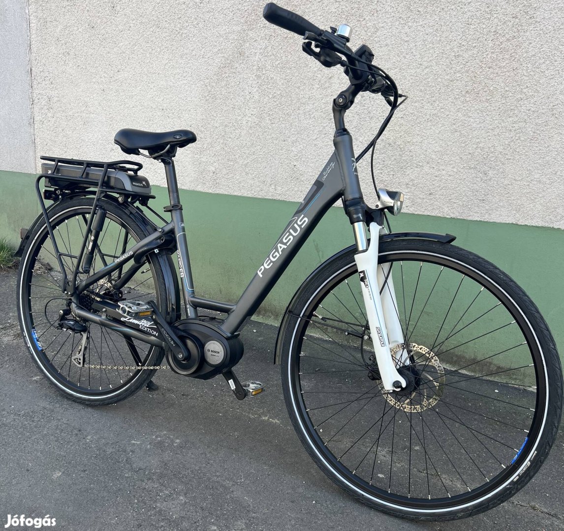 Pegasus 28 Német E-bike kerékpár,3400 km teljesen újszerű