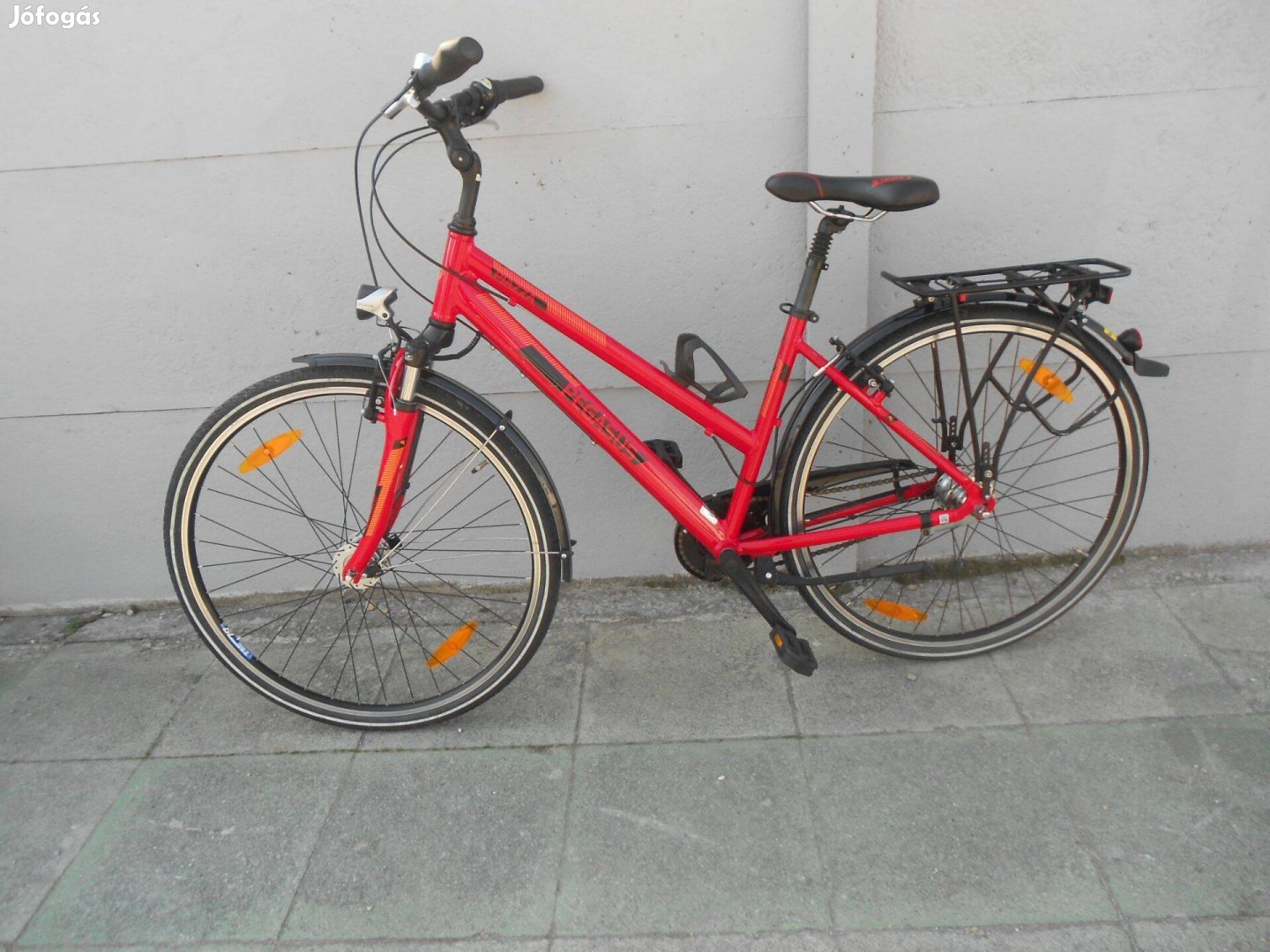 Pegasus 28 női trekking agydinamós minőségi kerékpár