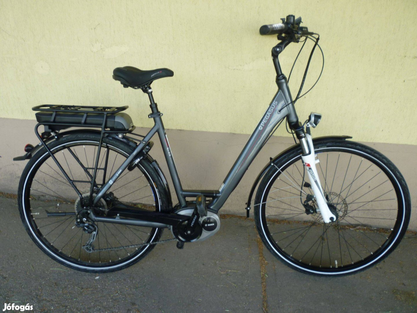 Pegasus 28 elektromos bosch e-bike pedelec kerékpár 1700 km