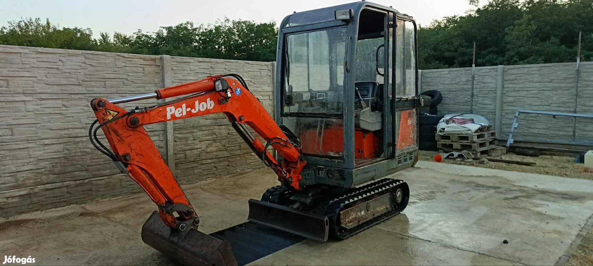 Pel Job minikotró!