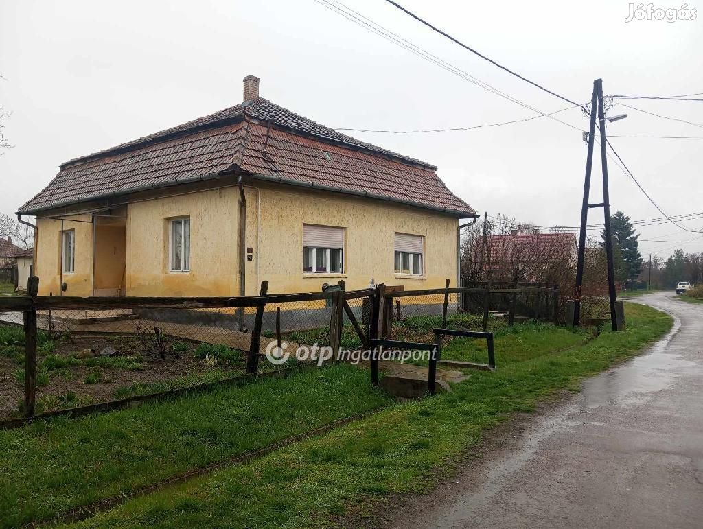 Pélyi eladó 75 nm-es ház