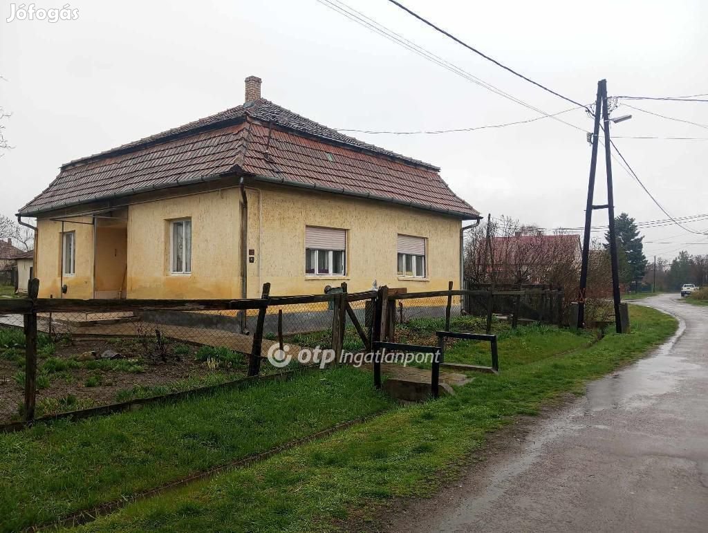 Pélyi eladó 75 nm-es ház