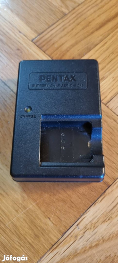 Pentax D-BC78 töltő 