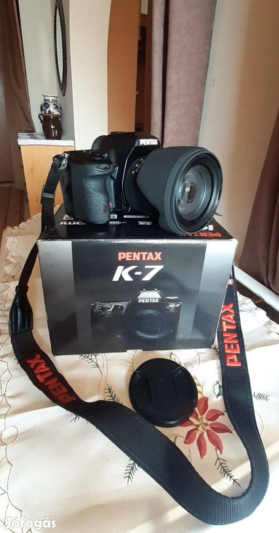 Pentax K7 fotós szett 3db objektível+sok kiegészítővel