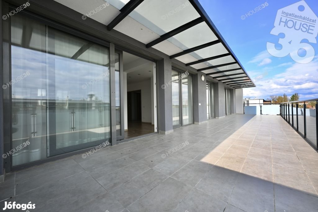 Penthouse lakás 2025.04.15-től hosszú távra kiadó.