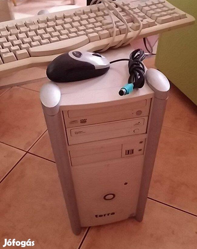 Pentium 4 + Egér +Billentyűzet+2 Hangszóró+ egérpad