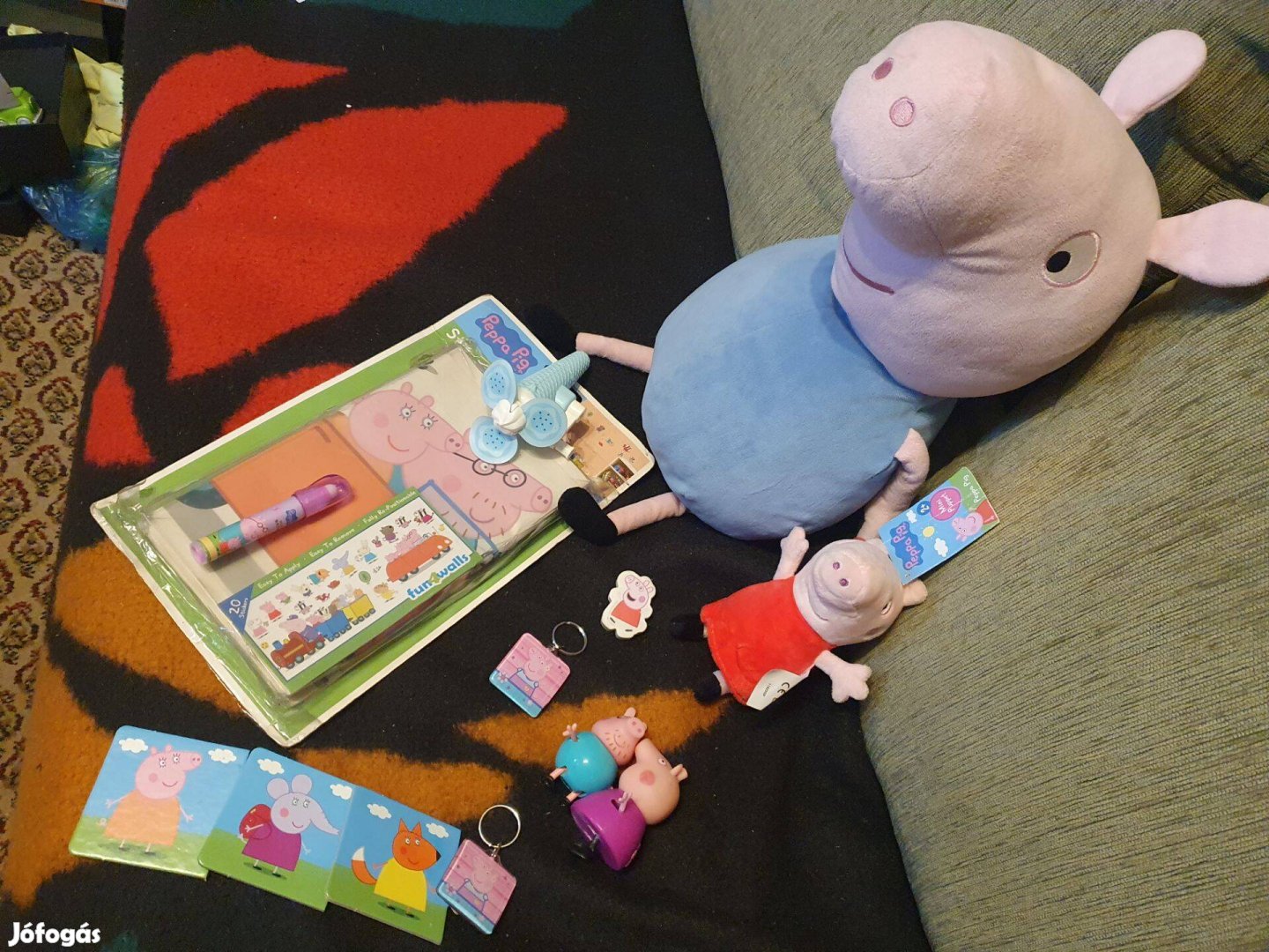 Peppa Malac figura, kulcstartó, radír, öntapadó falmatrica, plüss