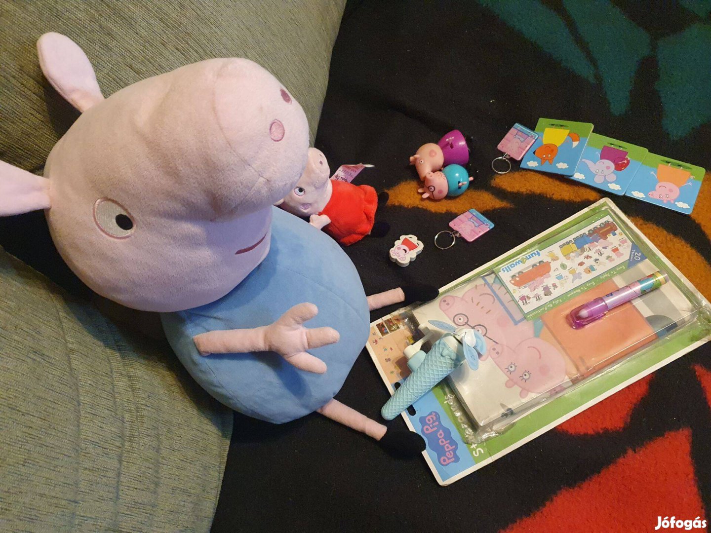 Peppa Malac figura, kulcstartó, radír, öntapadó falmatrica, plüss