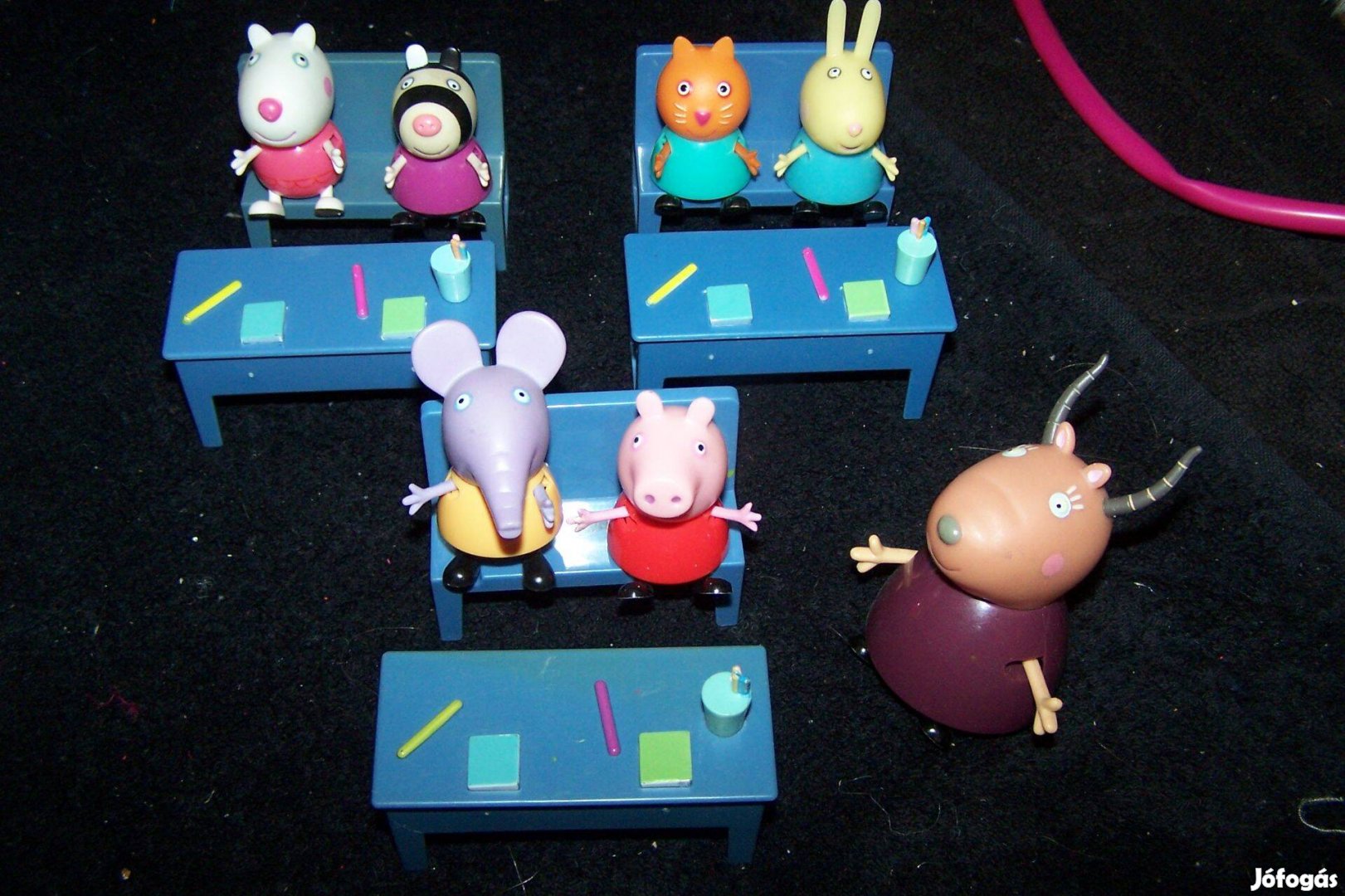 Peppa Pig iskola - bútorok + figurák