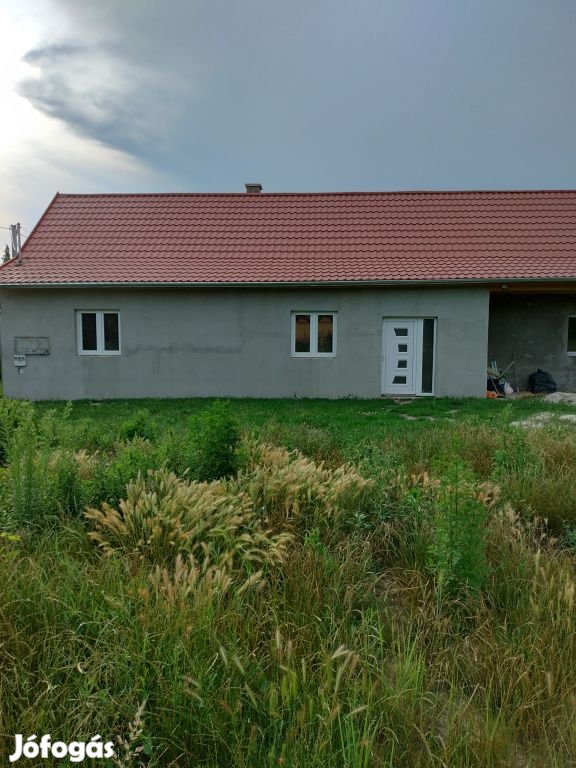 Perkáta, Bajcsy-Zsylinszky utca, 110 m2-es, családi ház, 2 szobás