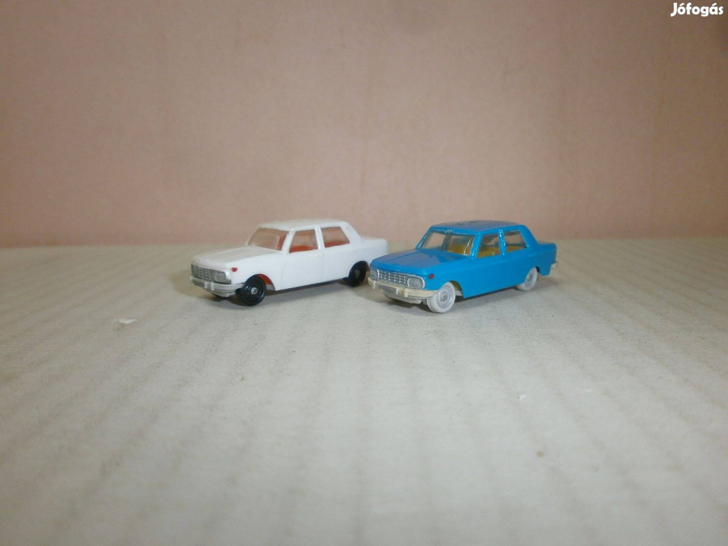 Permot -DDR - Wartburg 353W -autó - 1:87 -2 db