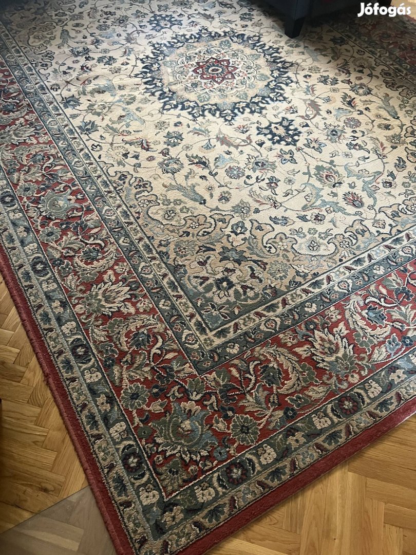 Perzsa jellegű gyönyörű szőnyeg 240x330