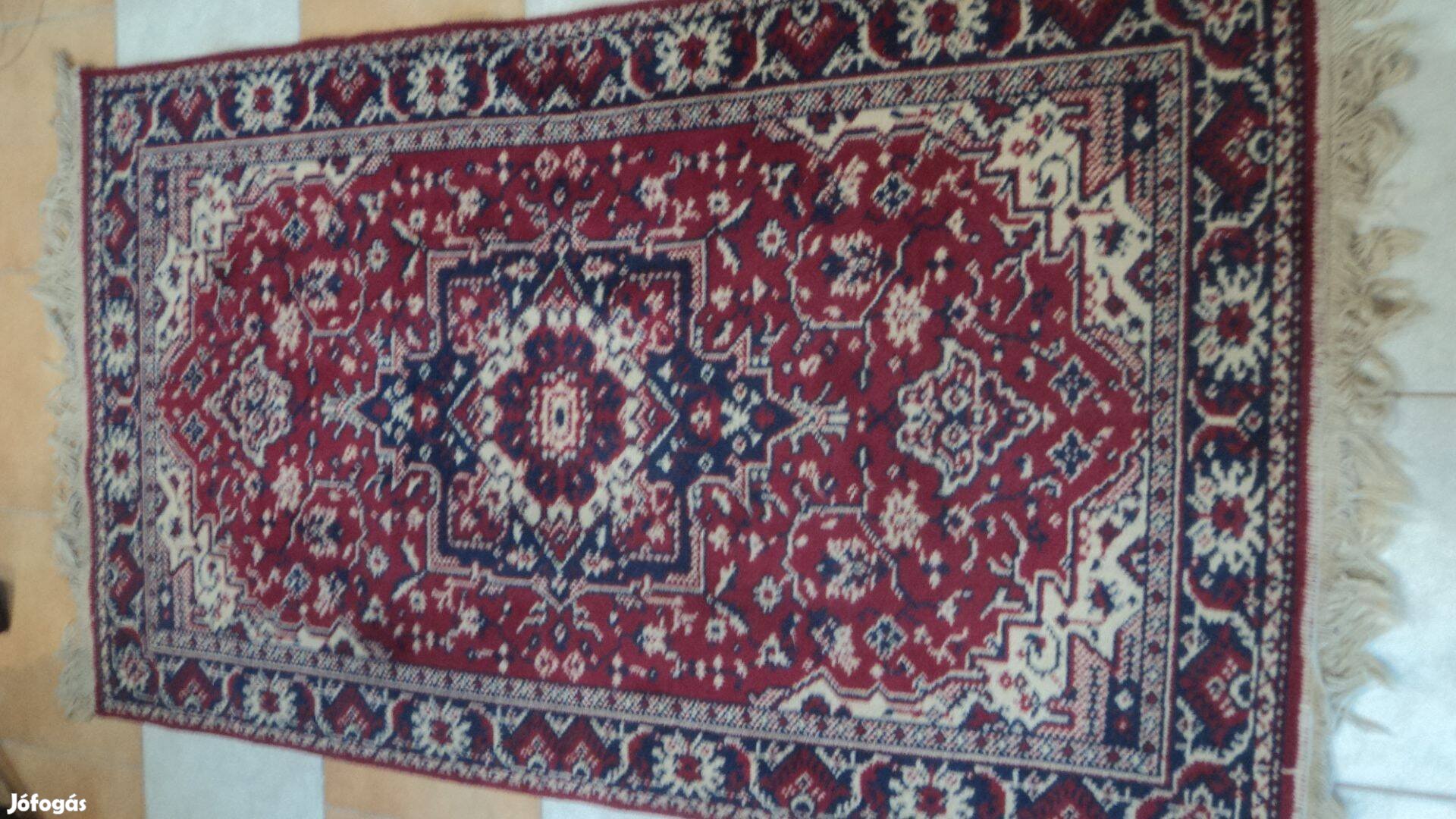 Perzsa jellegű szőnyeg 130 cm x 65 cm