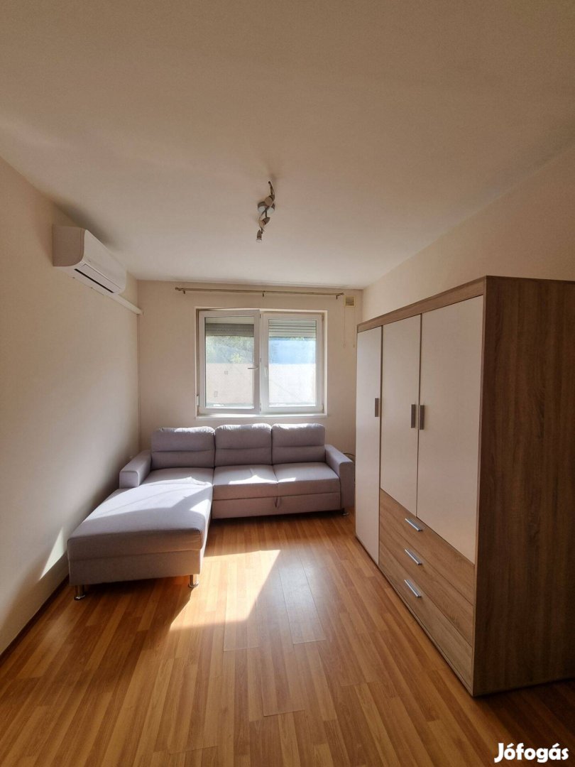 Pesterzsébet, Pacsirtatelep 30 nm-es lakás