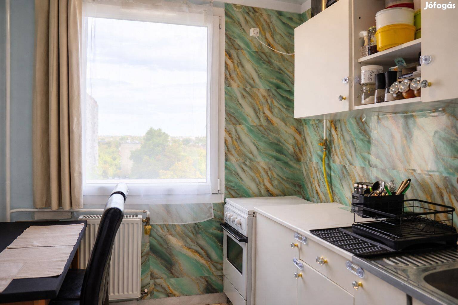 Pesterzsébet központban 73 m2 3 szobás nagy erkélyes lakás