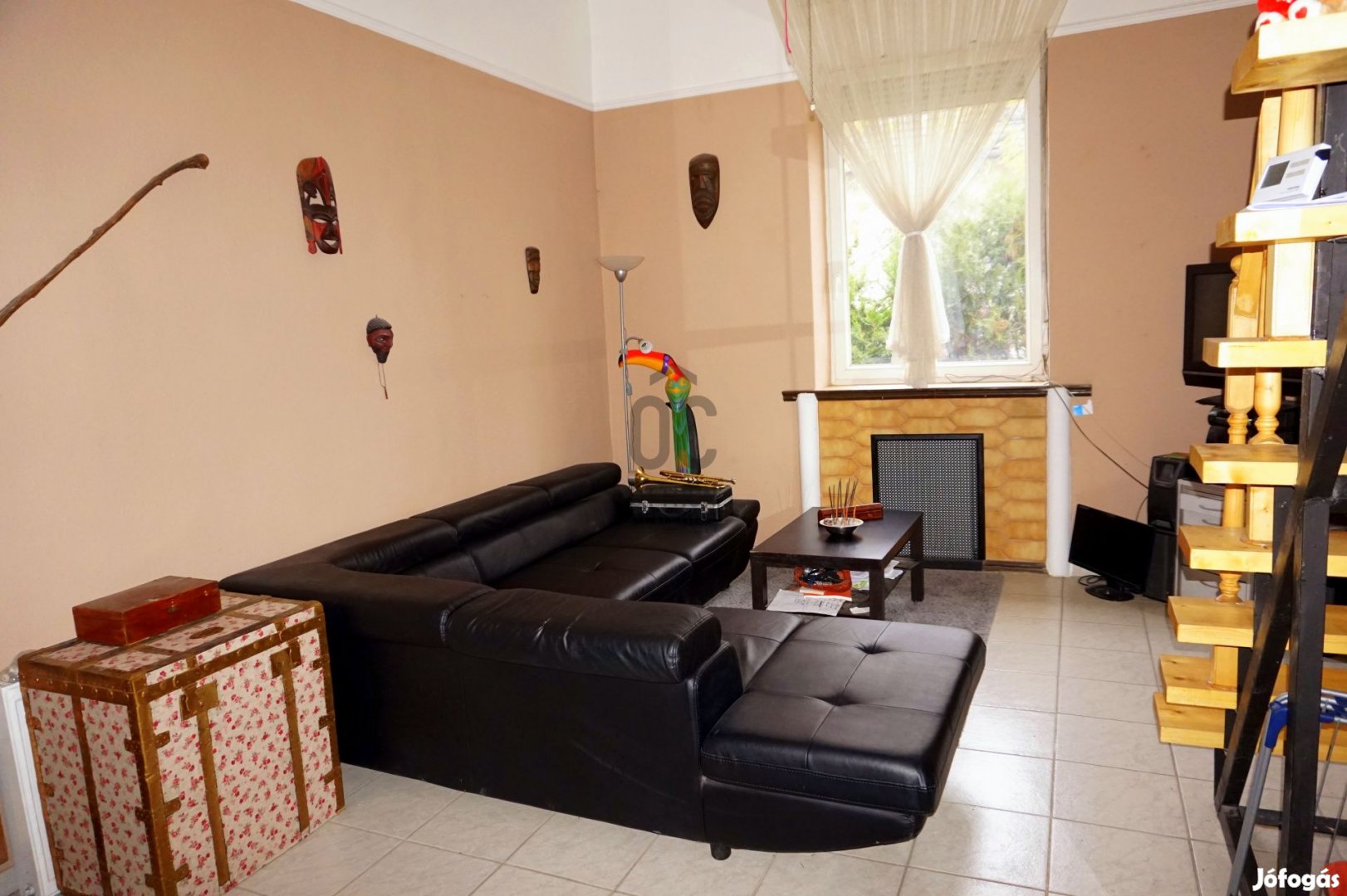 Pestújhelyen eladó egy nappali 2 szobás 77 nm-es házrész