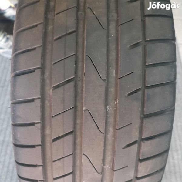 Petlas 225/45R19 PT741 6.5mm DOT21 használt gumi HG10563 nyári