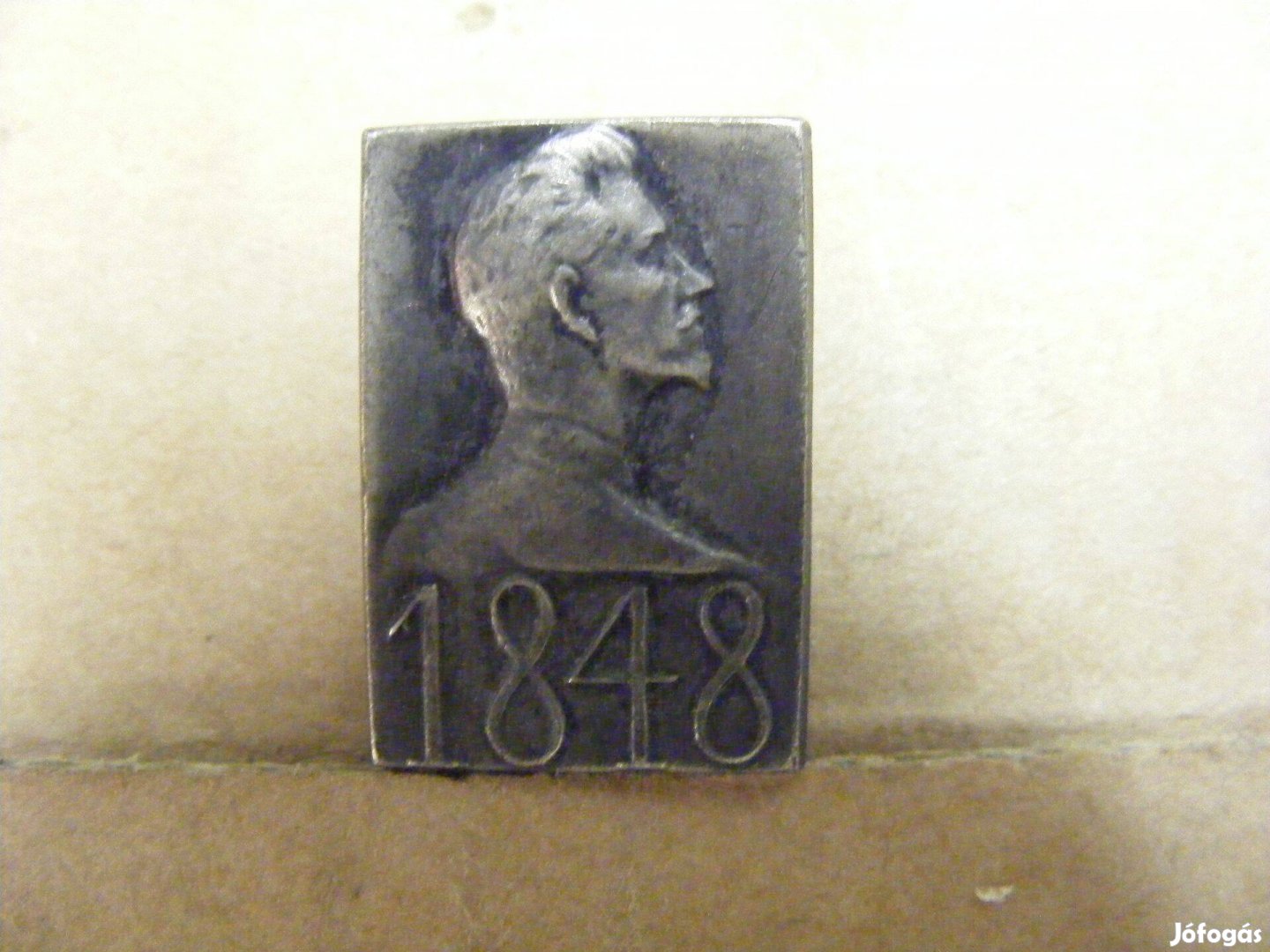 Petőfi 1848 arckép jelvény