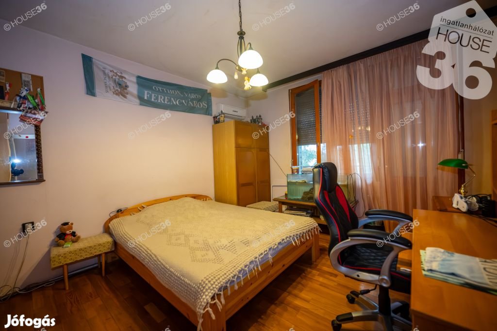 Petőfivárosban eladó ikerház élhető terekkel további lehetőségekkel!